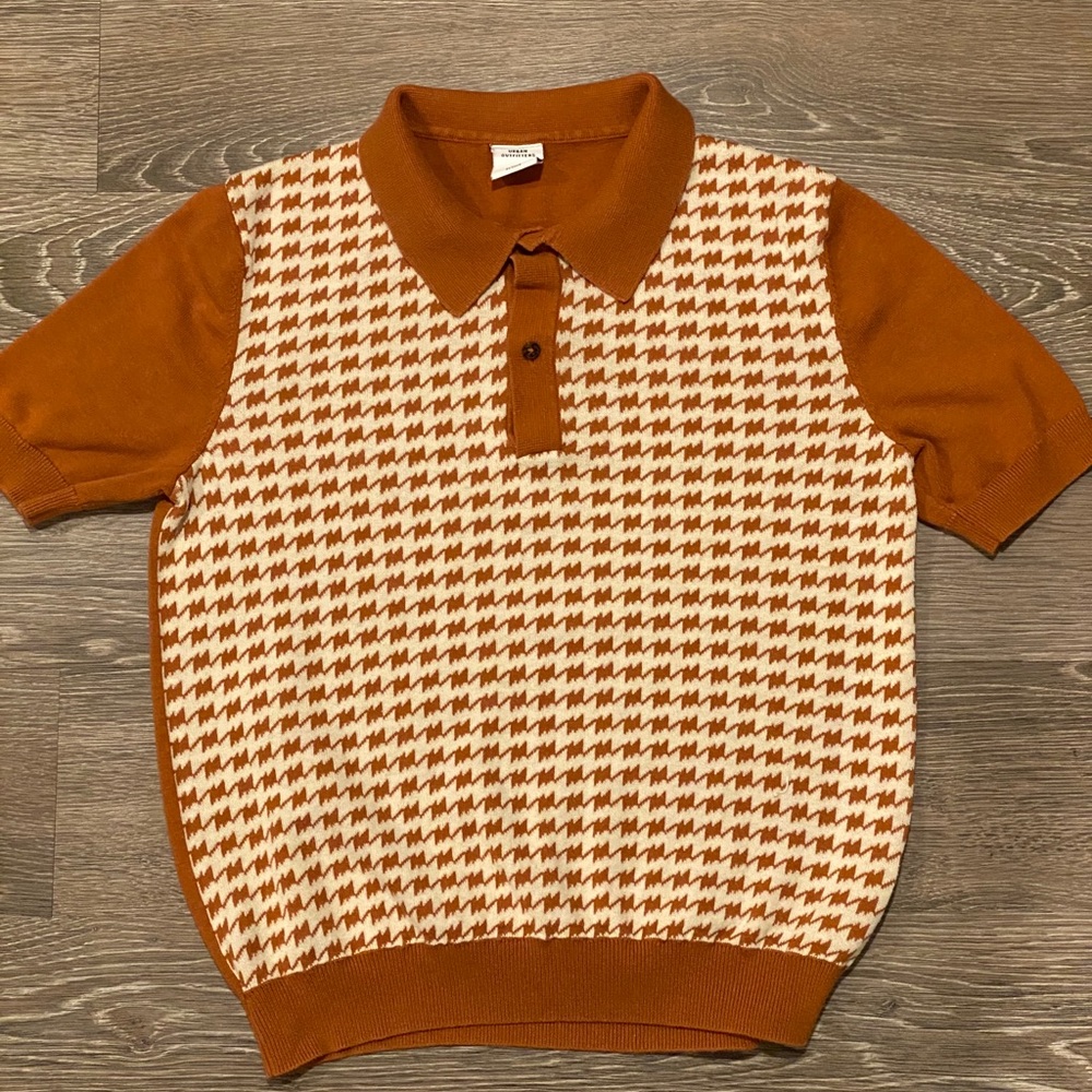 Short sleeve sweater